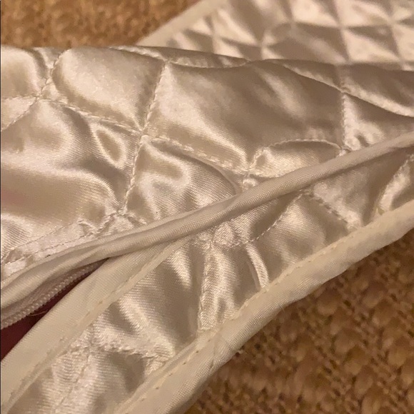 Makeup Travel Quilted Zipper Bags - Picture 4 of 7